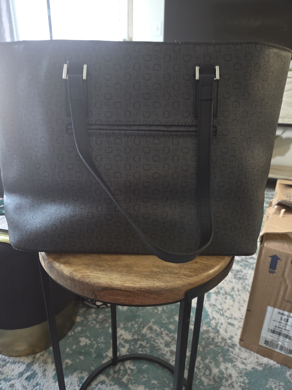 GUESS Los Angeles Black Logo Tote - Picture 2 of 4
